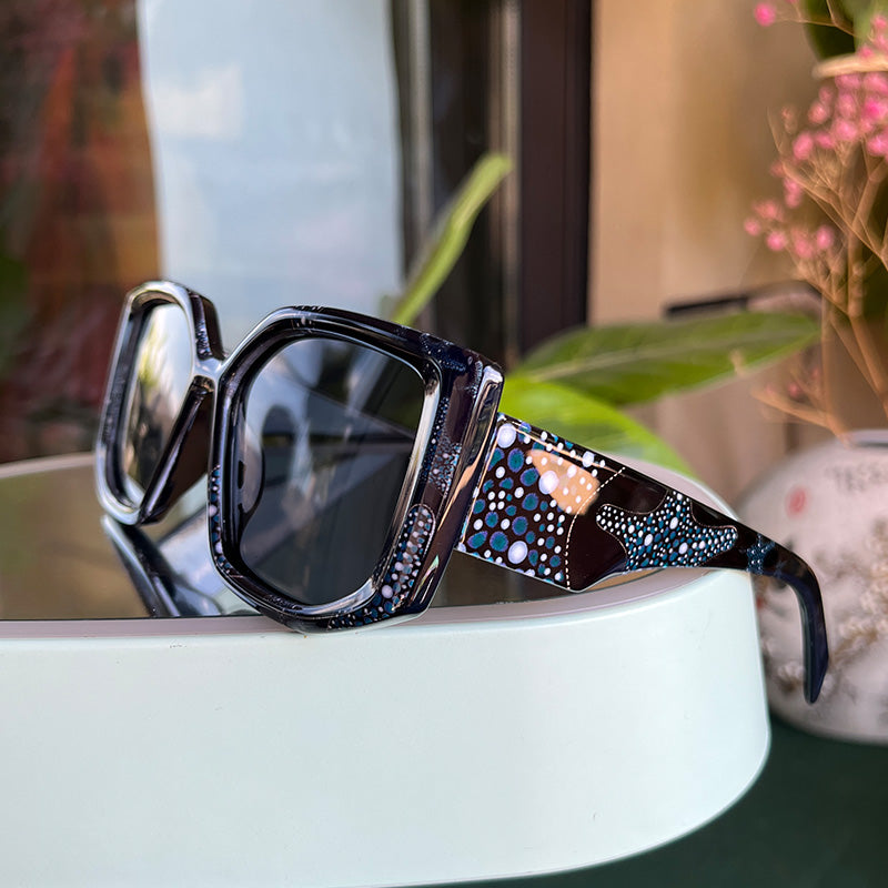 Starfish Sunglasses for Women/Men Designed by Julia Charlott PQ56