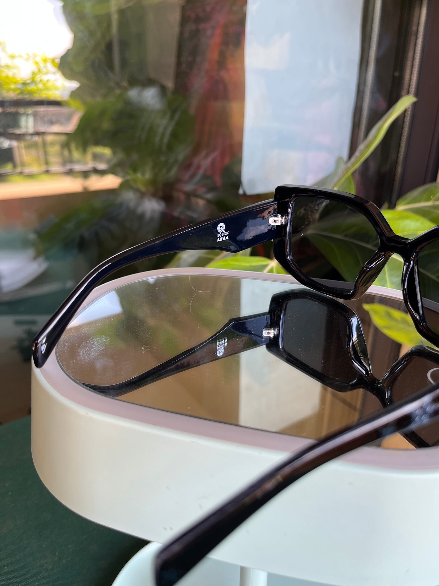 Starfish Sunglasses for Women/Men Designed by Julia Charlott PQ56